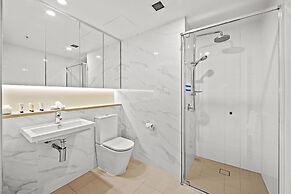 Brisbane Skytower by CLLIX