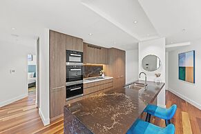 Brisbane Skytower by CLLIX