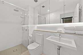 Brisbane Skytower by CLLIX