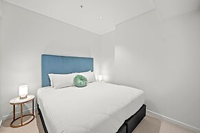 Brisbane Skytower by CLLIX