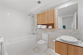 Brisbane Skytower by CLLIX