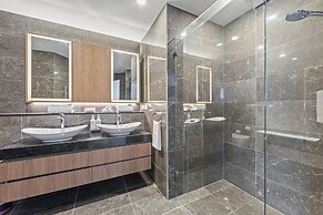 Brisbane Skytower by CLLIX