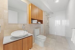 Brisbane Skytower by CLLIX