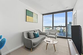 Brisbane Skytower by CLLIX