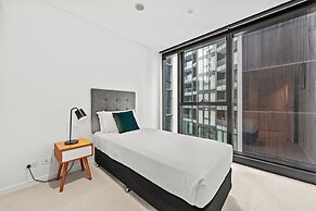 Brisbane Skytower by CLLIX