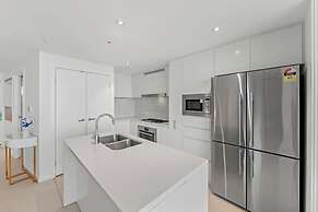 Brisbane Skytower by CLLIX