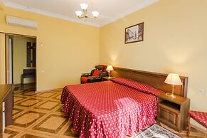 Oasis Hotel