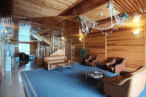 Oasis Hotel