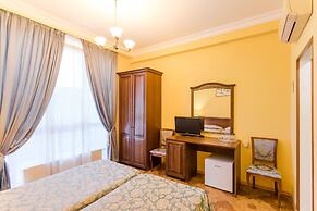 Oasis Hotel