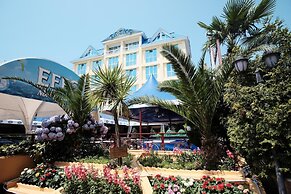 Oasis Hotel