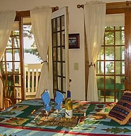 Lake Ripley Lodge w Lake Front Rooms, Grand Porch, Kayaks & Paddleboar