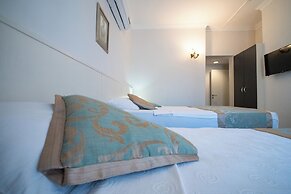 Artemis Hotel