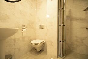 Artemis Hotel