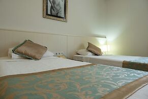 Artemis Hotel