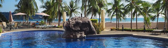 Condominio Diamante del Sol by CRHR