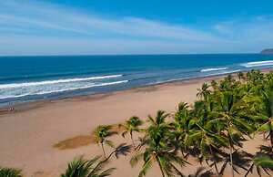 Condominio Diamante del Sol by CRHR