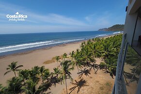 Condominio Diamante del Sol by CRHR