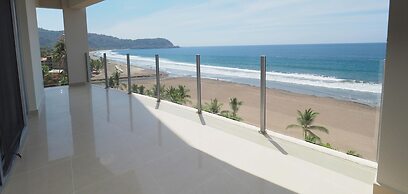 Condominio Diamante del Sol by CRHR