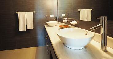 Condominio Diamante del Sol by CRHR