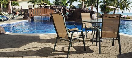 Condominio Diamante del Sol by CRHR