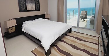 Condominio Diamante del Sol by CRHR