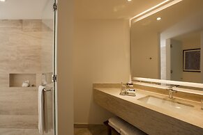 Altitude at Krystal Grand Cancun - All inclusive