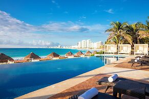 Altitude at Krystal Grand Cancun - All inclusive