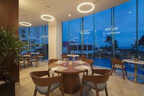 Altitude at Krystal Grand Cancun - All inclusive