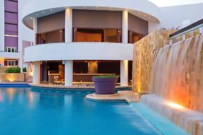 Altitude at Krystal Grand Cancun - All inclusive