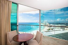 Altitude at Krystal Grand Cancun - All inclusive