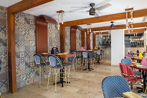 Altitude at Krystal Grand Cancun - All inclusive