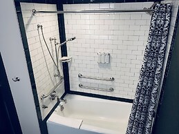 Cambria Hotel New Orleans Downtown Warehouse District