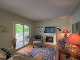 Beach Access Kelowna Rental Home Upper Unit by KVR