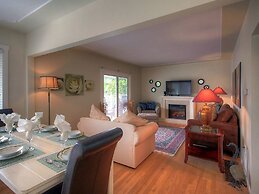 Beach Access Kelowna Rental Home Upper Unit by KVR