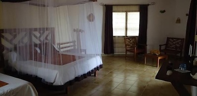 Caliente Beach Lodge