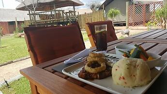 Makumutu Lodge & Campsite