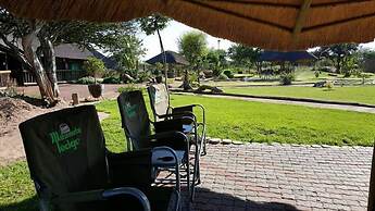 Makumutu Lodge & Campsite