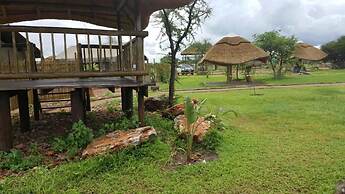 Makumutu Lodge & Campsite