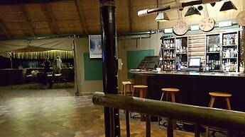 Makumutu Lodge & Campsite