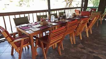 Makumutu Lodge & Campsite