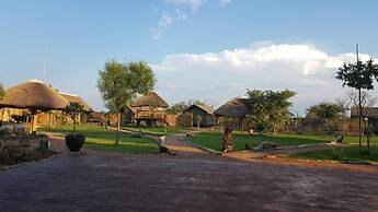 Makumutu Lodge & Campsite