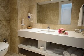 Lugga Boutique Hotel & Beach