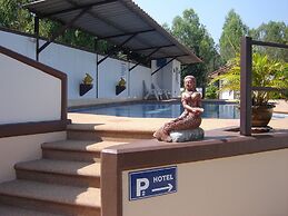 Banlang Hotel Resort & Swimmingpool