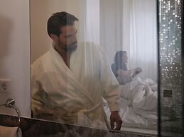 18Arts Hotel - Living in a Gallery!