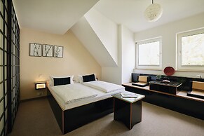 18Arts Hotel - Living in a Gallery!