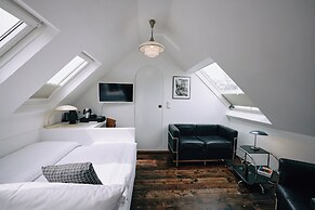 18Arts Hotel - Living in a Gallery!