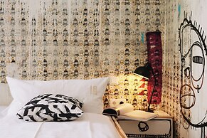 18Arts Hotel - Living in a Gallery!