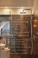 18Arts Hotel - Living in a Gallery!