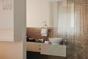 18Arts Hotel - Living in a Gallery!