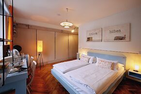 18Arts Hotel - Living in a Gallery!